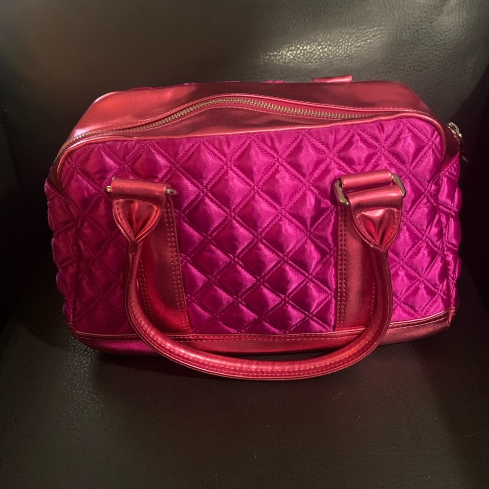 Marc Jacobs pink and purple bruna quotes metallic bag.